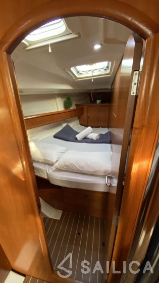 Sun Odyssey 45 - Yacht Charter Sailica