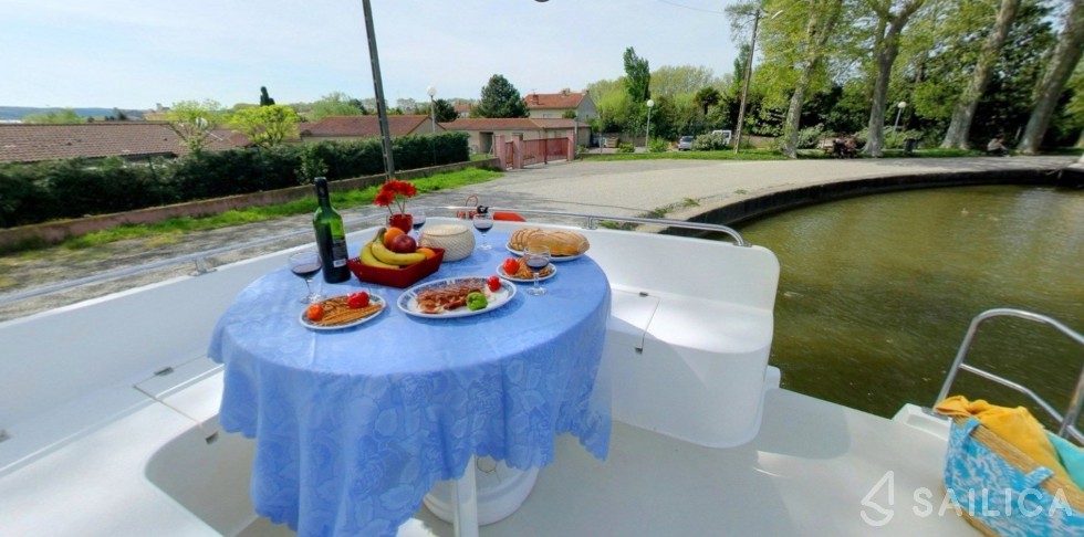 Le Boat Clipper - Yacht Charter Sailica