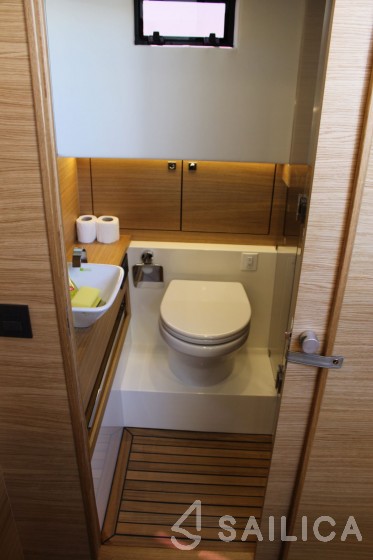 D42 Open - Yacht Charter Sailica