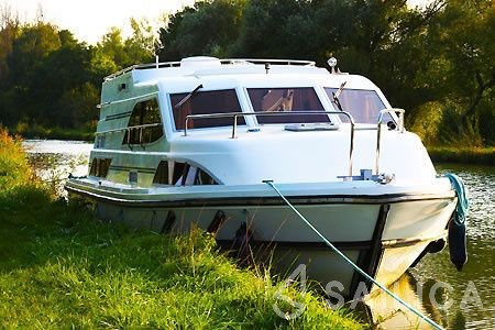 Le Boat Clipper - Yacht Charter Sailica