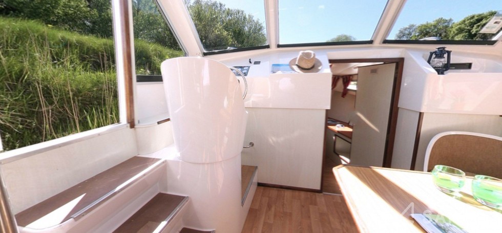Le Boat Continentale - Yacht Charter Sailica