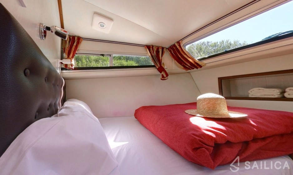 Le Boat Continentale - Yacht Charter Sailica