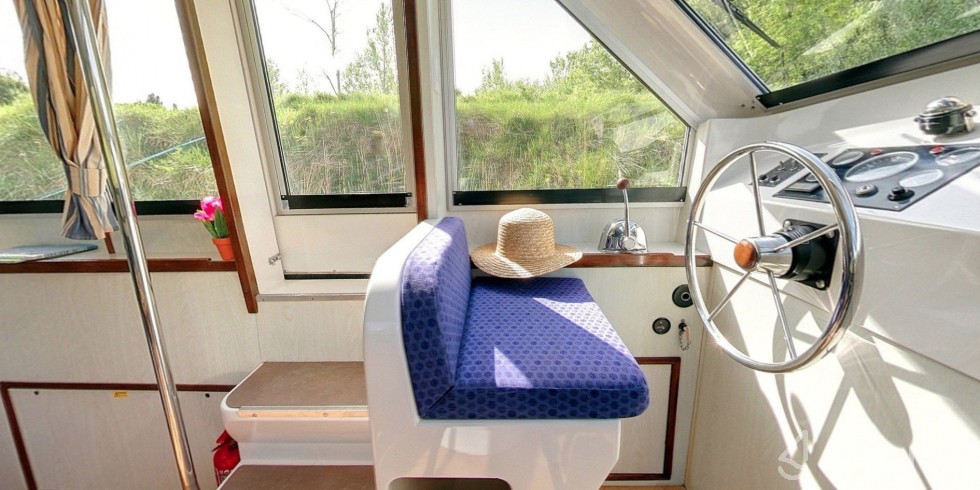 Le Boat Corvette A - Yacht Charter Sailica