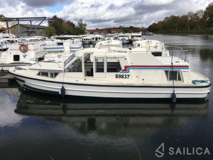 Le Boat Corvette A - Yacht Charter Sailica