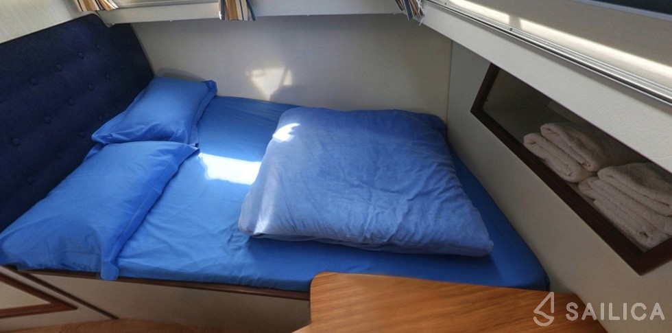 Le Boat Corvette A - Yacht Charter Sailica
