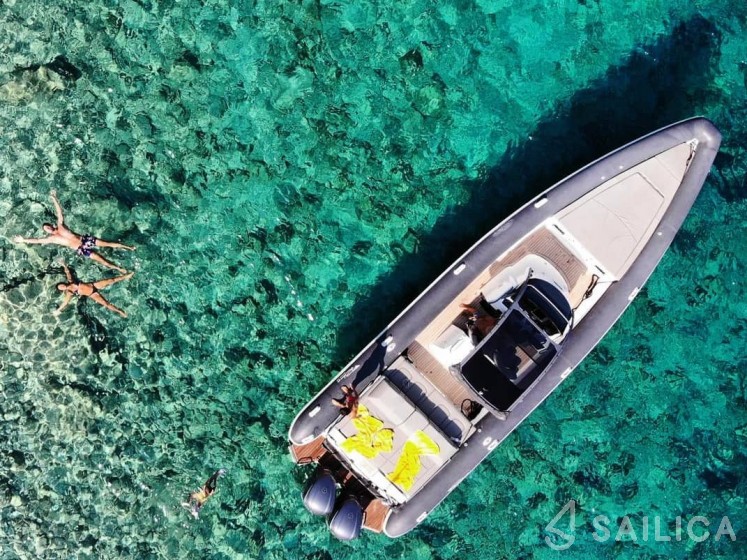 Scorpion Seafarer 36 - Yacht Charter Sailica