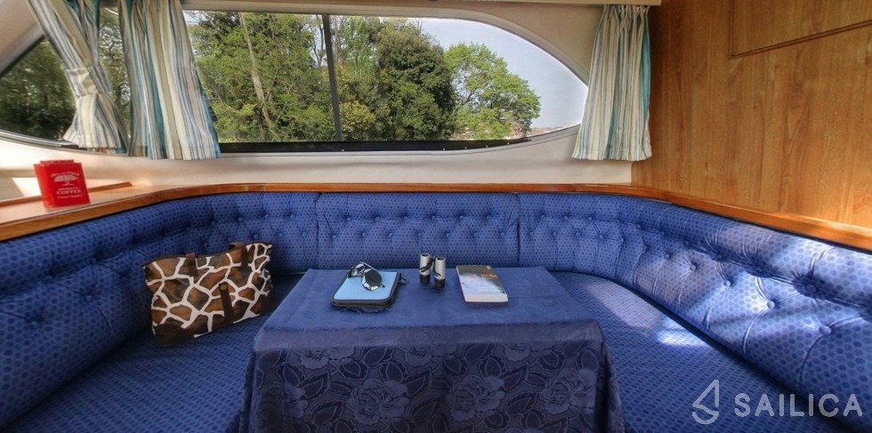 Le Boat Countess - Yacht Charter Sailica