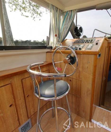 Le Boat Countess - Yacht Charter Sailica