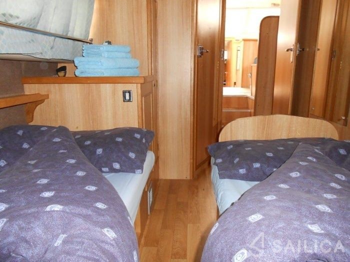 Le Boat Crusader - Yacht Charter Sailica