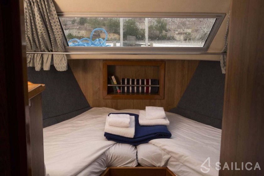 Le Boat Crusader - Yacht Charter Sailica