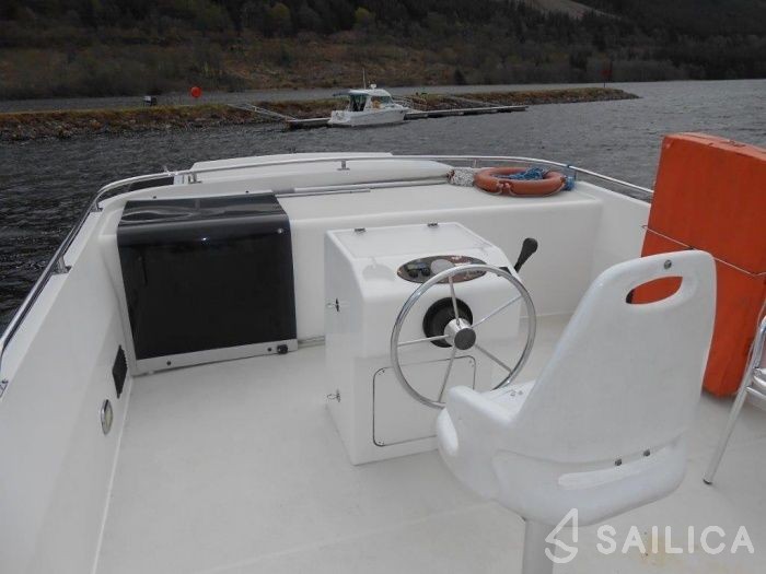 Le Boat Crusader - Yacht Charter Sailica