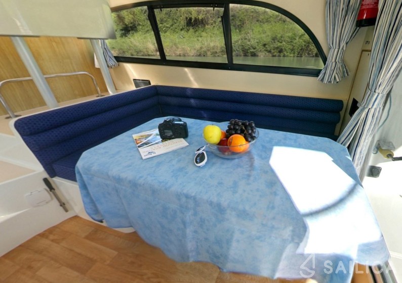 Le Boat Elegance - Yacht Charter Sailica