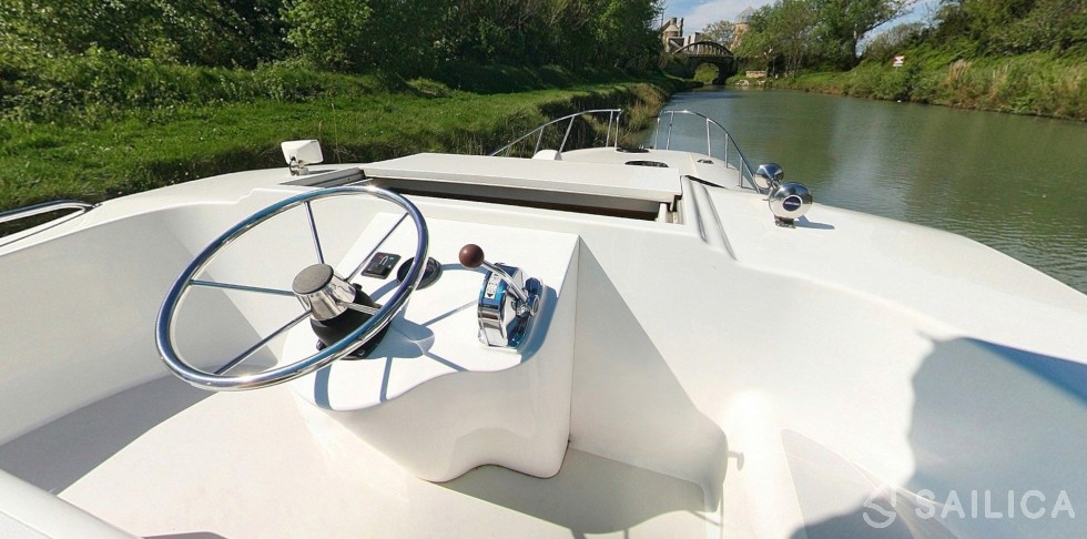 Le Boat Elegance - Yacht Charter Sailica