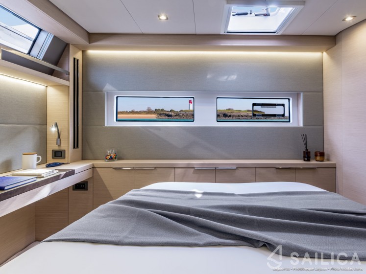 Lagoon 55 - Yacht Charter Sailica
