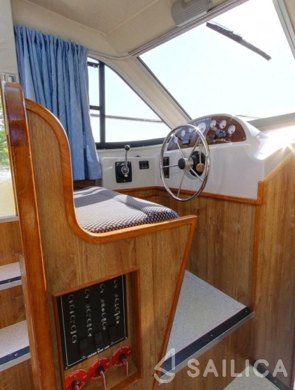 Le Boat Grand Classique - Yacht Charter Sailica