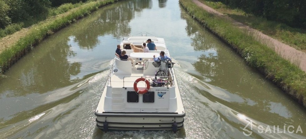 Le Boat Grand Classique - Yacht Charter Sailica