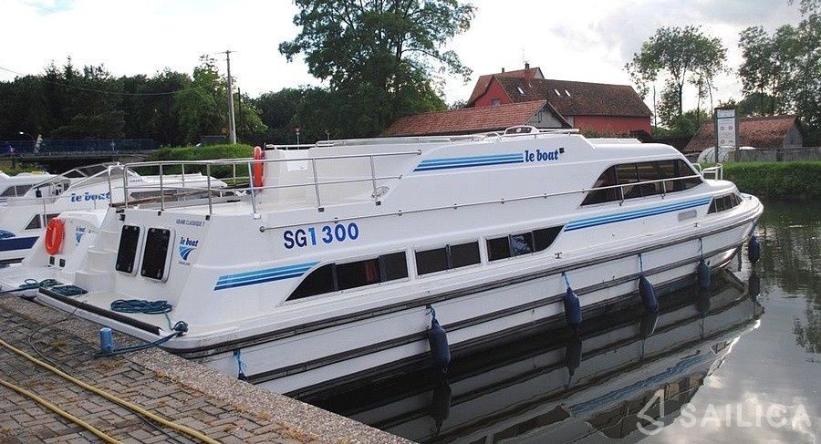 Le Boat Grand Classique - Yacht Charter Sailica