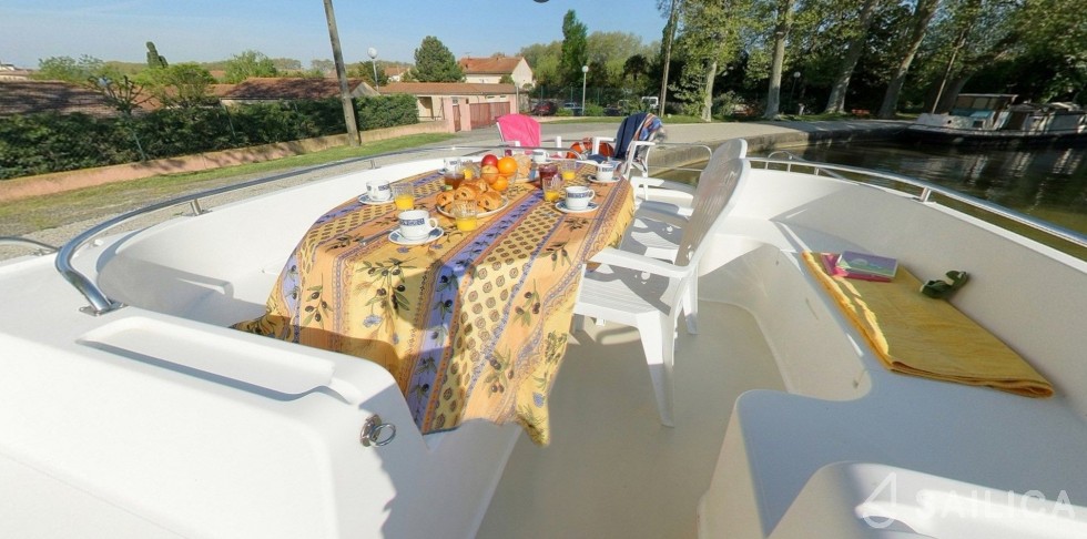 Le Boat Grand Classique - Yacht Charter Sailica