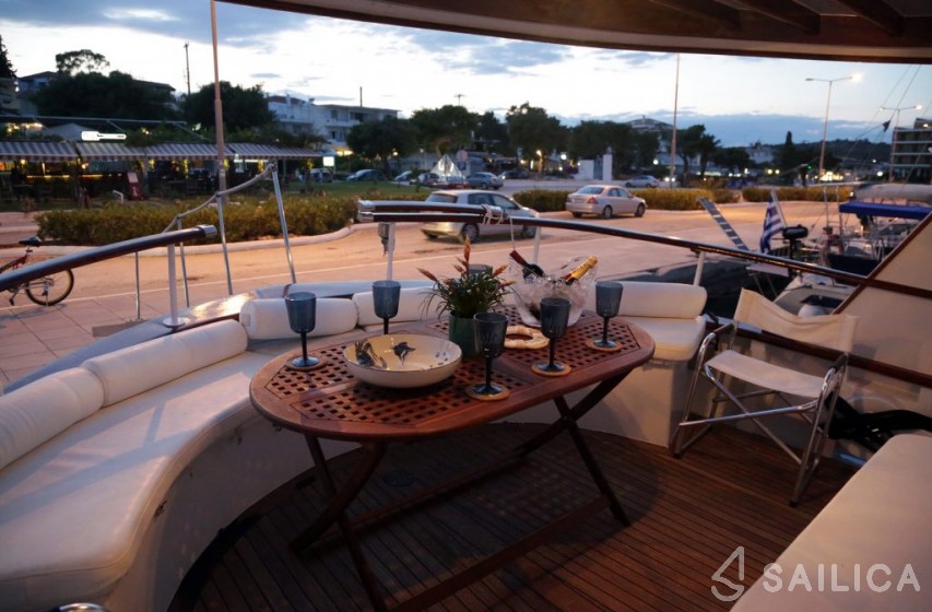Motoryacht - Yacht Charter Sailica