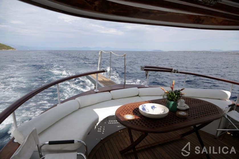 Motoryacht - Yacht Charter Sailica