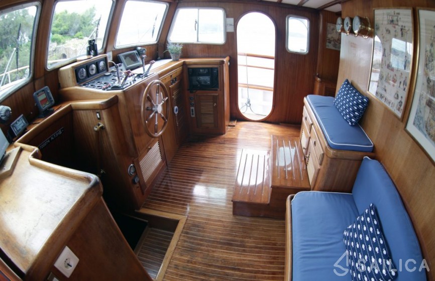 Motoryacht - Yacht Charter Sailica