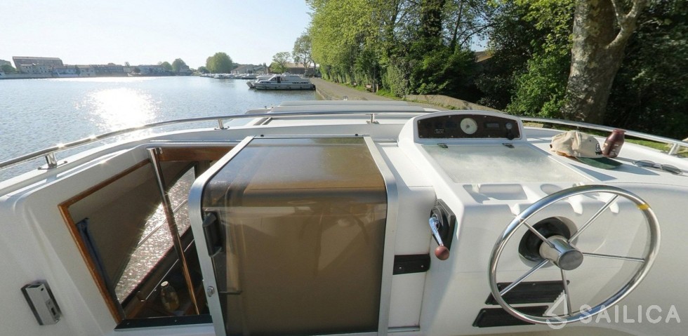 Le Boat Grand Classique - Yacht Charter Sailica