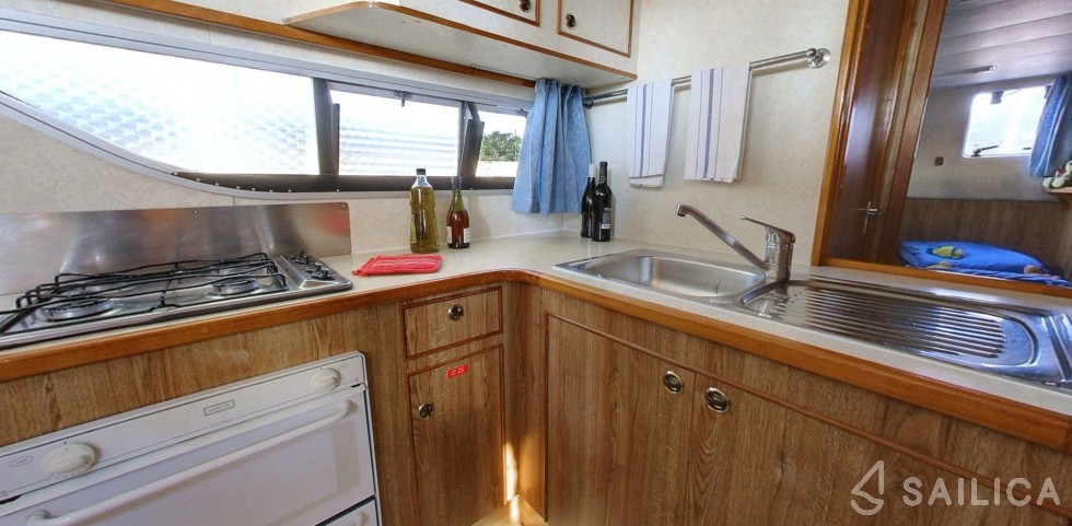 Le Boat Grand Classique - Yacht Charter Sailica