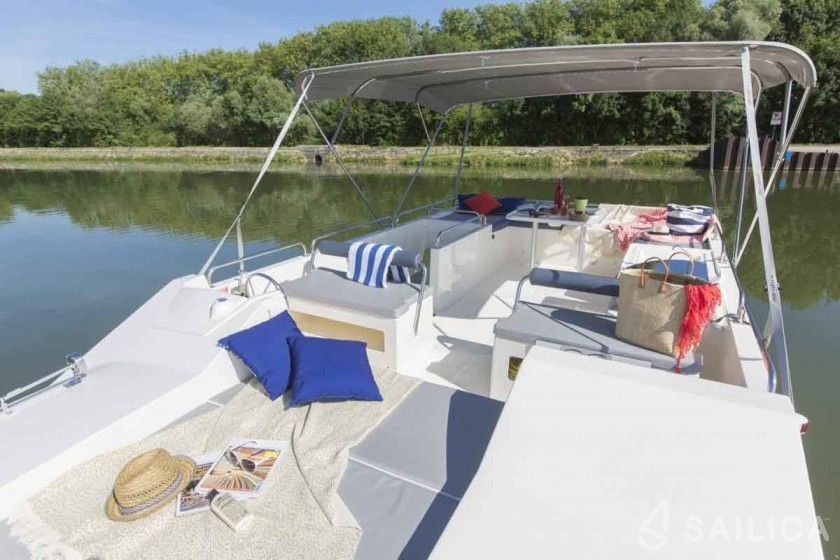 Le Boat Horizon 1 - Yacht Charter Sailica