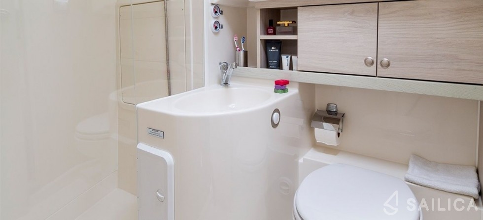 Le Boat Horizon 1 - Yacht Charter Sailica