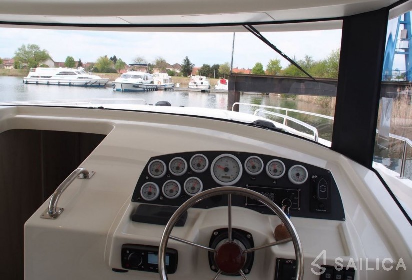 Le Boat Horizon 1 - Yacht Charter Sailica