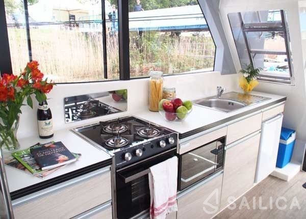 Le Boat Horizon 1 - Yacht Charter Sailica