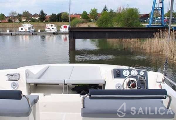 Le Boat Horizon 1 - Yacht Charter Sailica