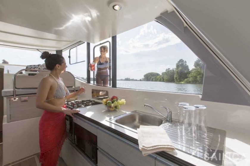Le Boat Horizon 1 - Yacht Charter Sailica