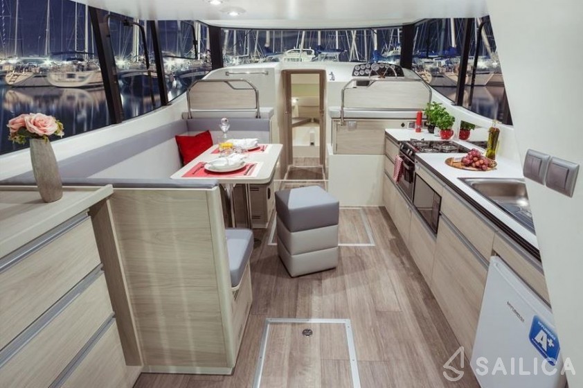 Le Boat Horizon 2 - Yacht Charter Sailica
