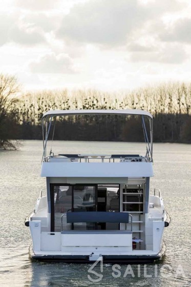 Le Boat Horizon 2 - Yacht Charter Sailica