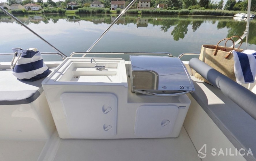 Le Boat Horizon 2 - Yacht Charter Sailica