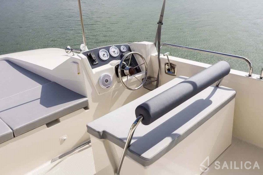 Le Boat Horizon 2 - Yacht Charter Sailica