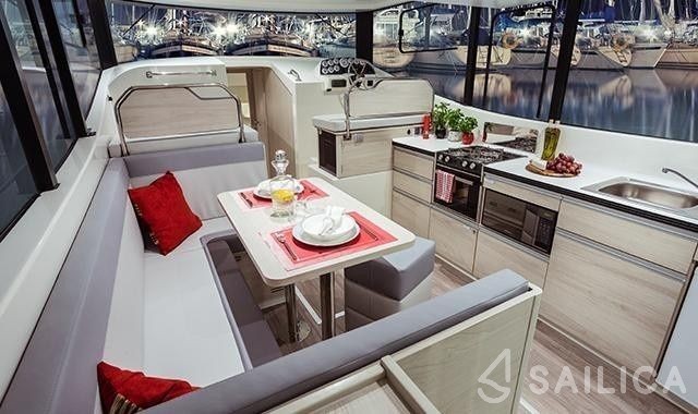 Le Boat Horizon 2 - Yacht Charter Sailica