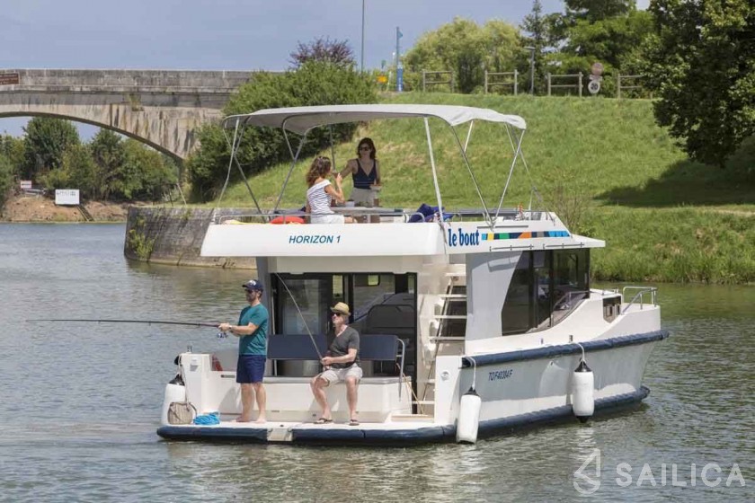Le Boat Horizon 2 - Yacht Charter Sailica