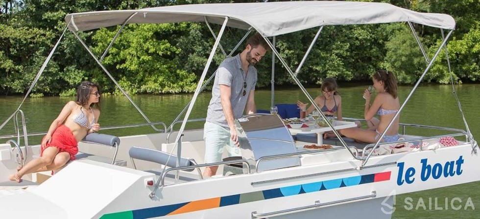 Le Boat Horizon 2 - Yacht Charter Sailica