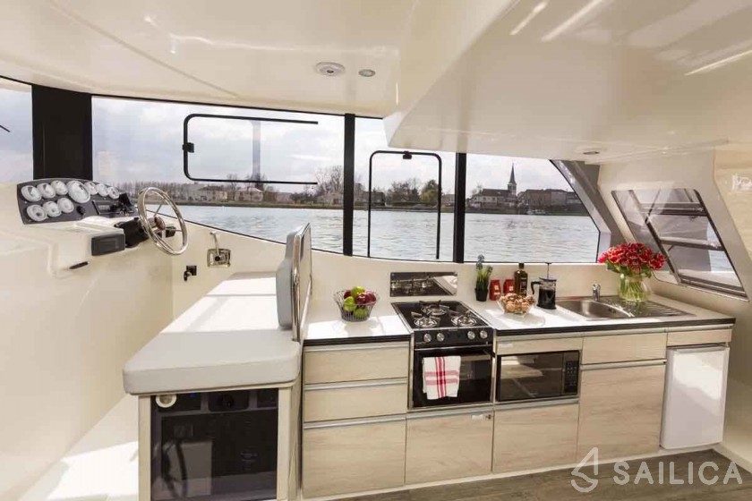 Le Boat Horizon 2 - Yacht Charter Sailica