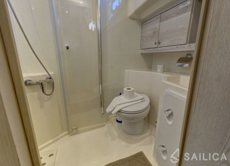 Le Boat Horizon 4 - Yacht Charter Sailica