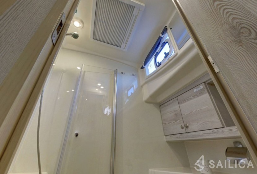 Le Boat Horizon 4 - Yacht Charter Sailica