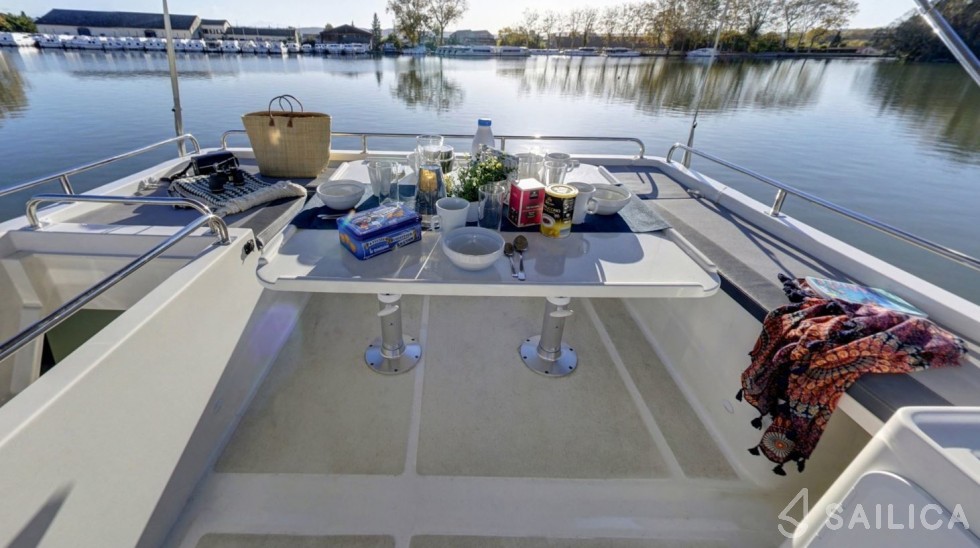 Le Boat Horizon 4 - Yacht Charter Sailica