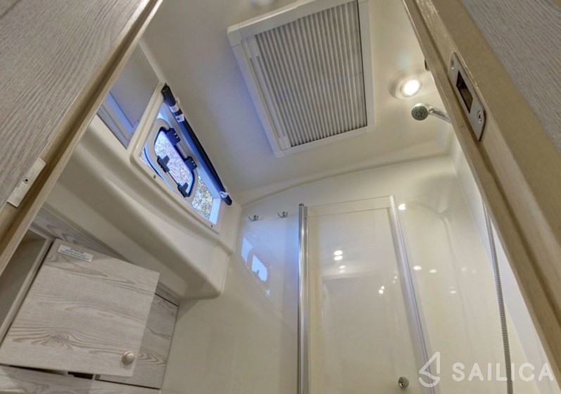 Le Boat Horizon 4 - Yacht Charter Sailica