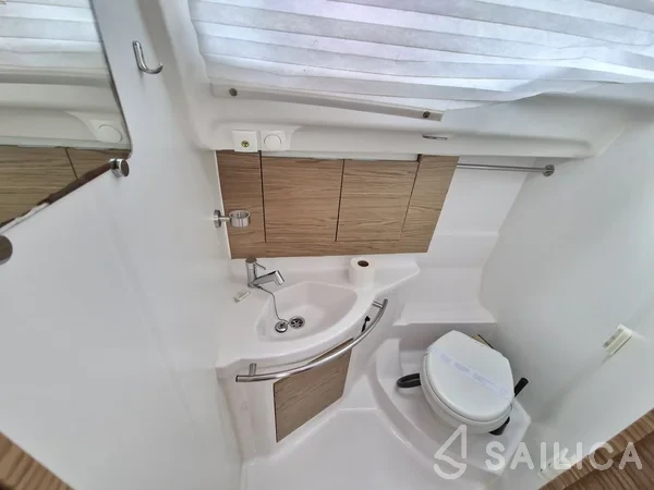 Elan 40 Impression - Yacht Charter Sailica