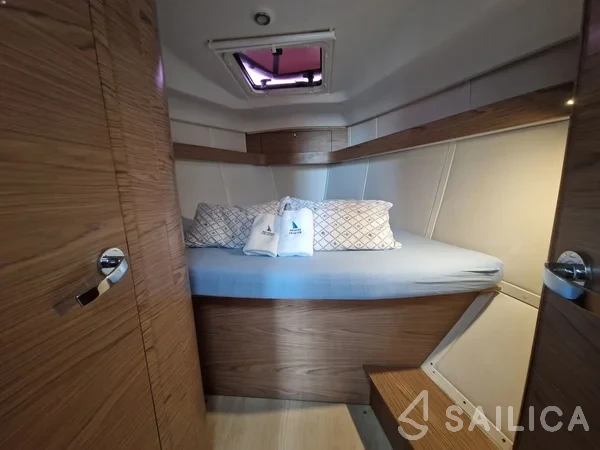 Elan 40 Impression - Yacht Charter Sailica
