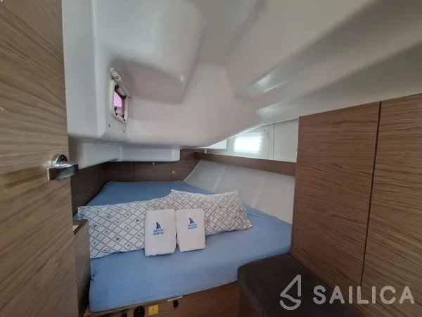 Elan 40 Impression - Yacht Charter Sailica