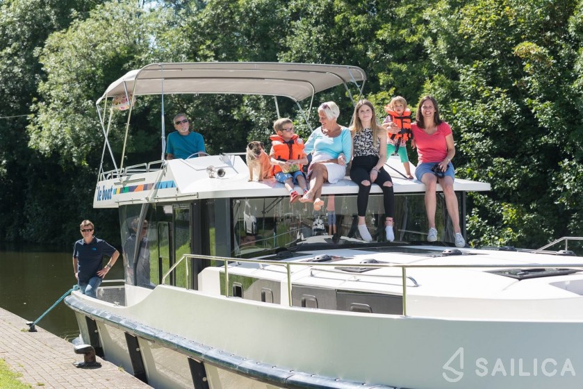 Le Boat Horizon 5 - Yacht Charter Sailica