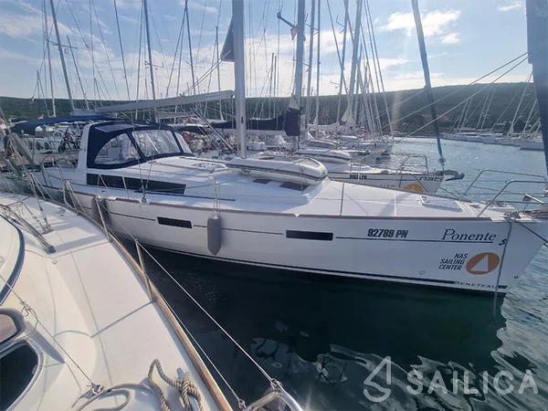 Oceanis 45 - Yacht Charter Sailica